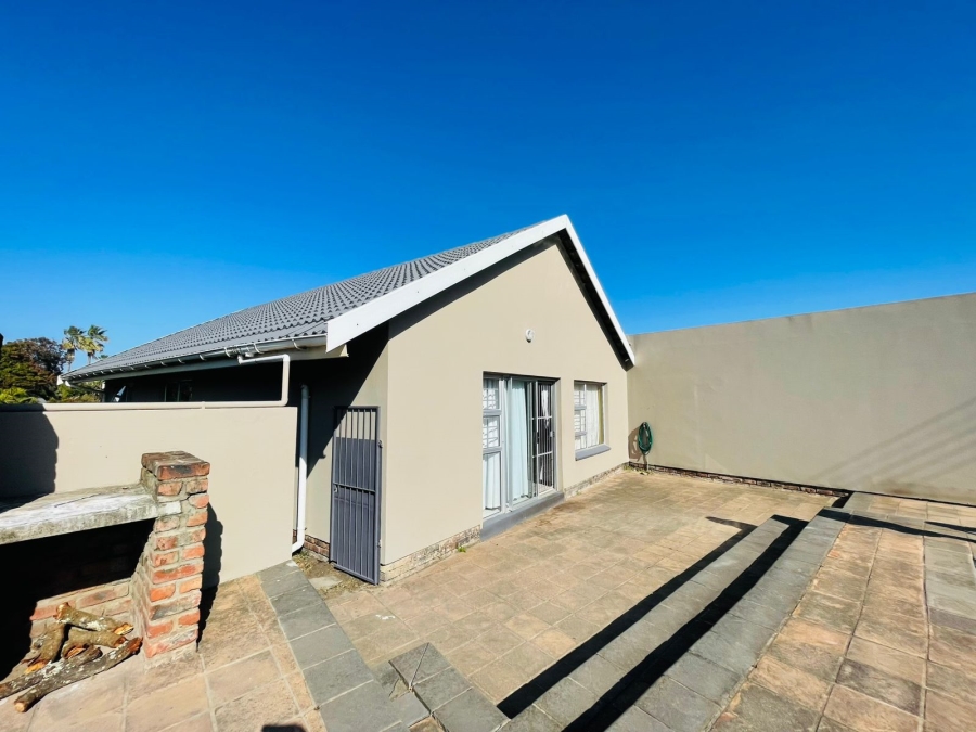 4 Bedroom Property for Sale in Gonubie Eastern Cape